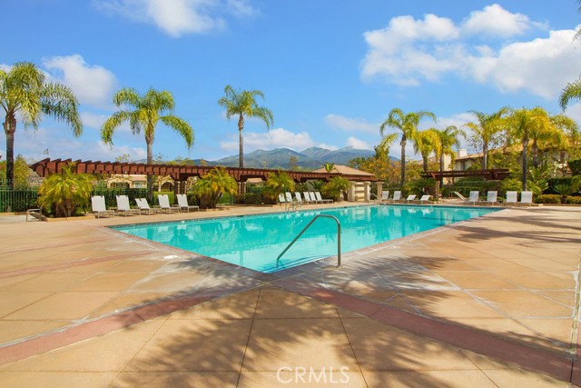 13 Arborside Way, Mission Viejo CA: https://media.crmls.org/medias/04f05aea-6a48-4948-b9a9-e8e10c9209dd.jpg