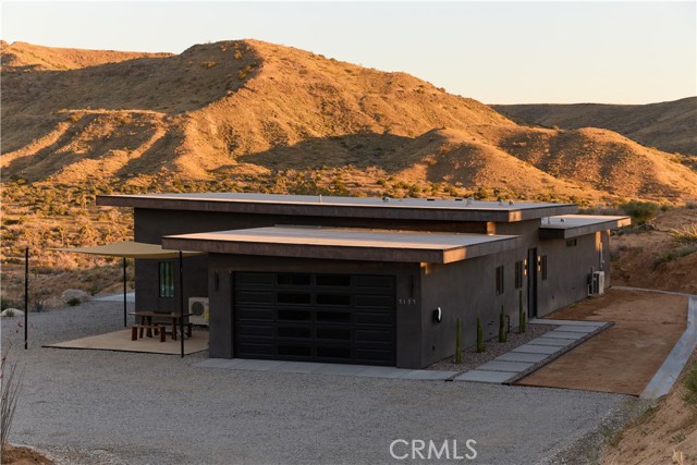 Detail Gallery Image 3 of 41 For 5137 Pioneertown Rd, Pioneertown,  CA 92268 - 3 Beds | 2/1 Baths