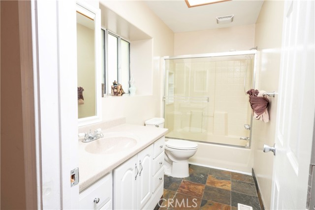 42531 Cedar Ave, Big Bear Lake CA: https://media.crmls.org/medias/04f2bb21-ed76-46bc-a8f3-33bf904b35b7.jpg