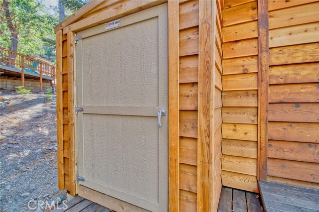 5475 Acorn Trail, Wrightwood CA: https://media.crmls.org/medias/04f301b1-7085-4a30-9184-9b513537421d.jpg