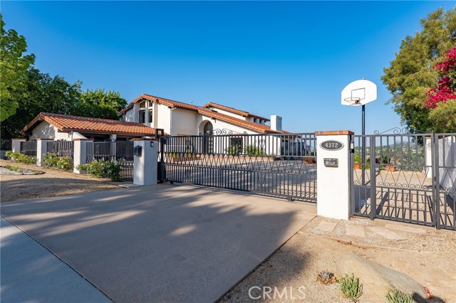 Detail Gallery Image 2 of 44 For 4372 Park Vicente, Calabasas,  CA 91302 - 4 Beds | 4/1 Baths