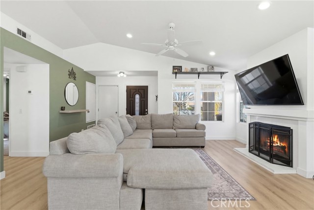 Detail Gallery Image 3 of 28 For 44462 Cayenne Trl, Temecula,  CA 92592 - 3 Beds | 2 Baths