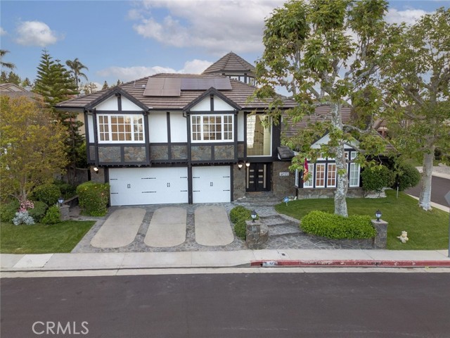 6037 Little Oak Lane, Woodland Hills CA: https://media.crmls.org/medias/04f48b8a-1234-4f21-8809-52ac2f7ed9e2.jpg
