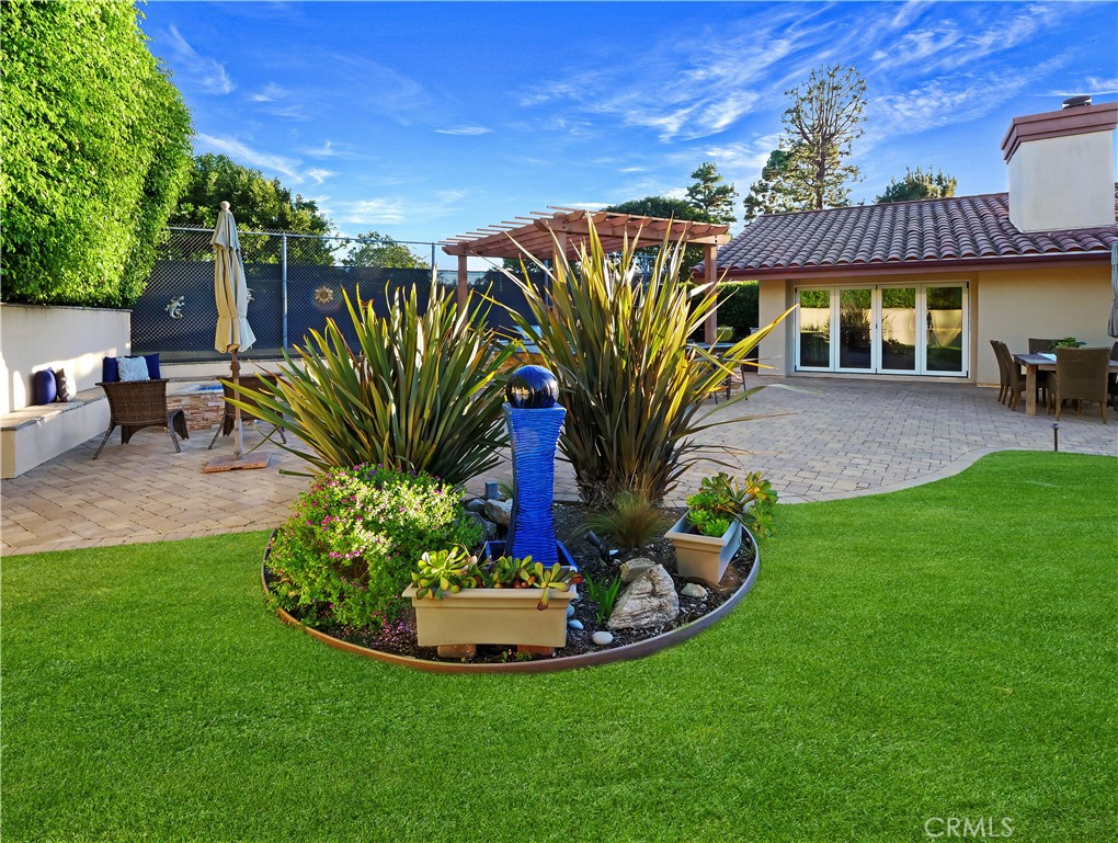 https://media.crmls.org/medias/04f49ffa-0bd8-4bde-99a8-f5fe96ffc2b4.jpg?preset=X-Large