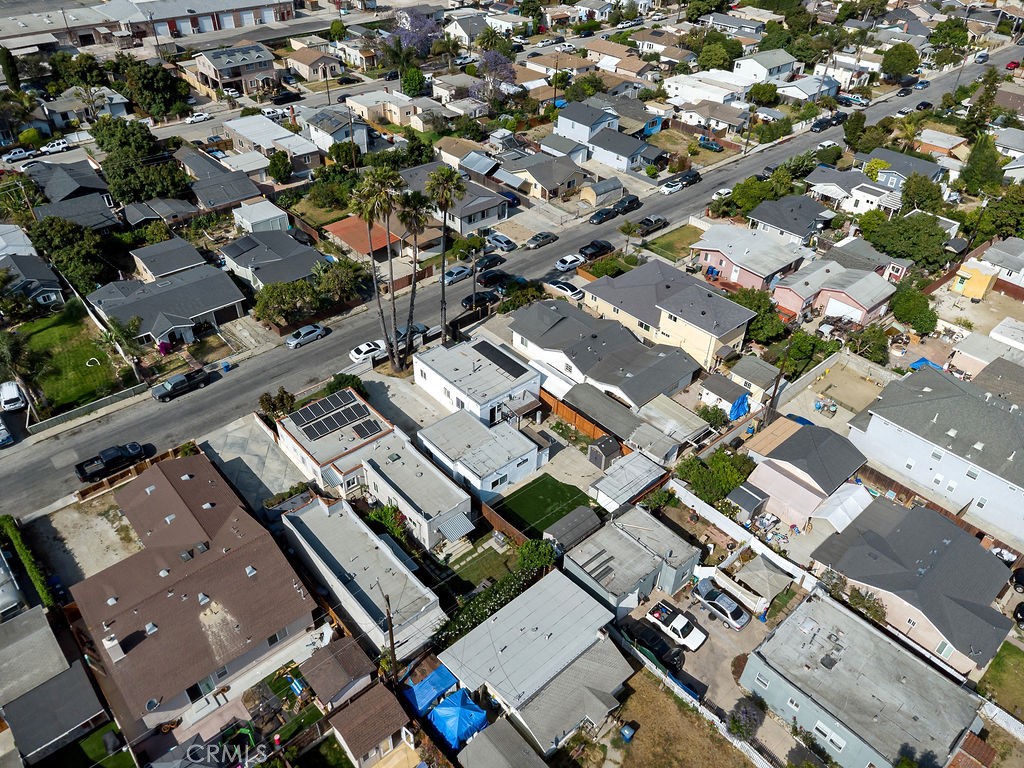 https://media.crmls.org/medias/04f4f868-f57d-438d-b237-8bc49f7e9b1e.jpg?preset=X-Large