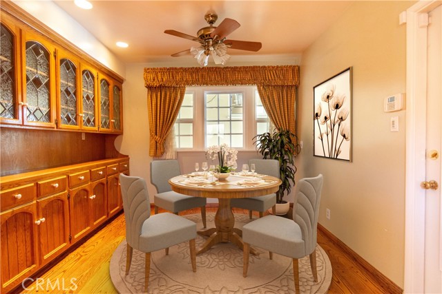 Breakfast nook