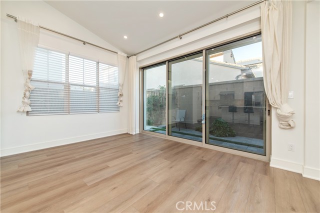 Detail Gallery Image 18 of 39 For 116 Imagination Trl, Irvine,  CA 92620 - 4 Beds | 3/1 Baths