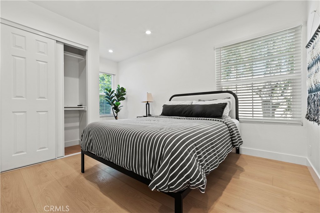 MLS #OC25253538 image #21