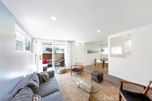 207 Cypress Street, Newport Beach CA: https://media.crmls.org/medias/04f5b723-0408-4031-a7f4-26a980ebf292.jpg