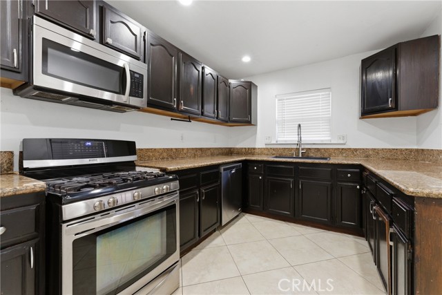 Detail Gallery Image 10 of 27 For 1701 W 136th, Compton,  CA 90222 - 3 Beds | 1 Baths