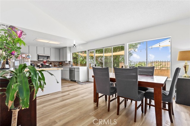 Detail Gallery Image 8 of 30 For 12518 Bernadette St, Pacoima,  CA 91331 - 4 Beds | 2 Baths