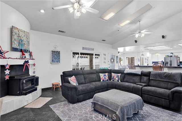 Detail Gallery Image 12 of 62 For 12546 Autumn Leaves Ave, Victorville,  CA 92395 - 5 Beds | 3/1 Baths