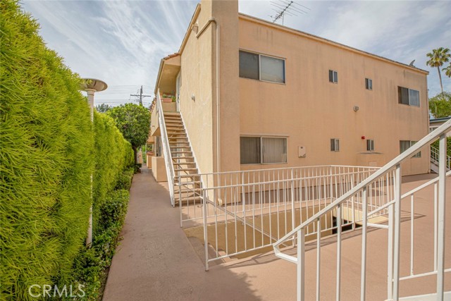 13801 Oxnard Street, 101 photo 4