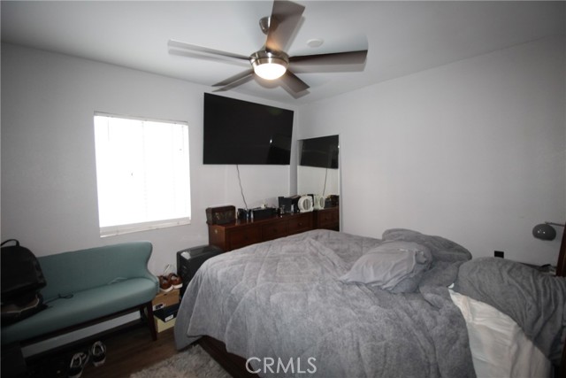 525 W 107th Street, Los Angeles CA: https://media.crmls.org/medias/04f79694-8dec-4ddb-a127-3fdf69e04798.jpg