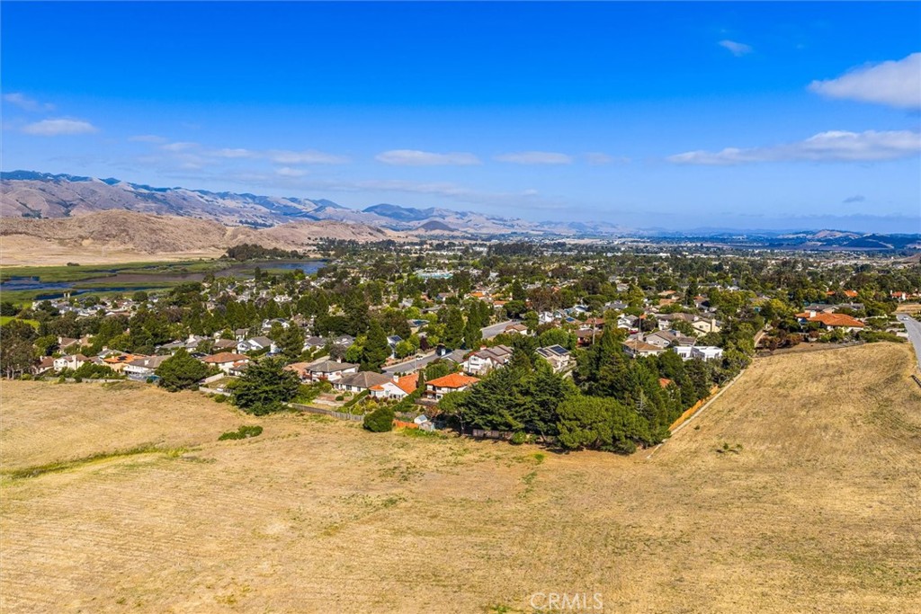 https://media.crmls.org/medias/04f7b693-ea00-49e6-ad7b-178ccb42fa7e.jpg?preset=X-Large