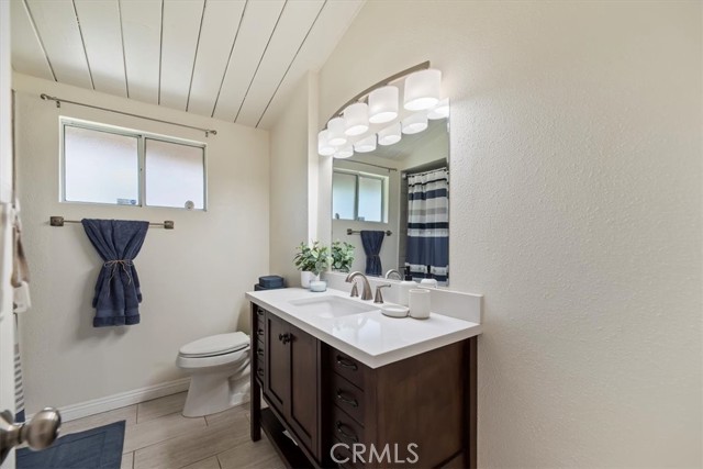 550 N Dexford Drive, La Habra CA: https://media.crmls.org/medias/04f7da56-86fc-4853-80d6-f9f8ea8d7492.jpg