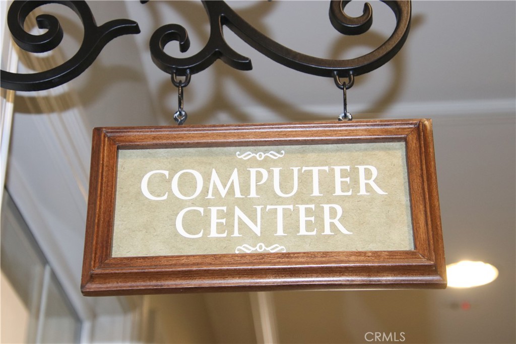 https://media.crmls.org/medias/04f7e518-9712-49c3-bcd0-5d1198582d76.jpg?preset=X-Large