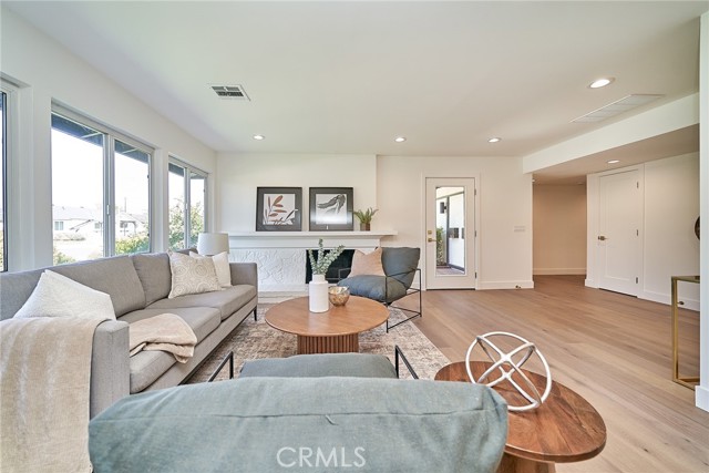 Detail Gallery Image 7 of 74 For 9604 Swinton, North Hills,  CA 91343 - 4 Beds | 3 Baths