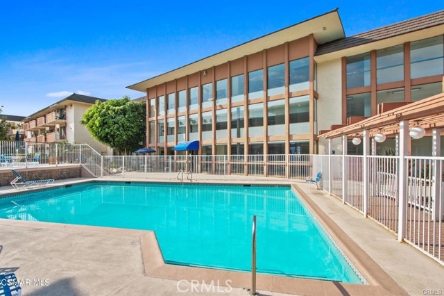 Detail Gallery Image 5 of 7 For 5585 E Pacific Coast, Long Beach,  CA 90804 - 2 Beds | 2 Baths