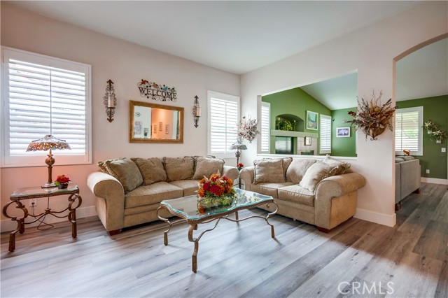 11327 La Brisa Circle, Fontana CA: https://media.crmls.org/medias/04f9752b-4a7e-4b91-b4ab-2a0534e24713.jpg