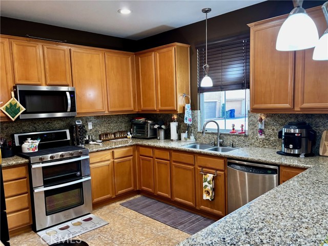 Detail Gallery Image 7 of 14 For 1487 Florence Ct, Upland,  CA 91786 - 3 Beds | 2/1 Baths