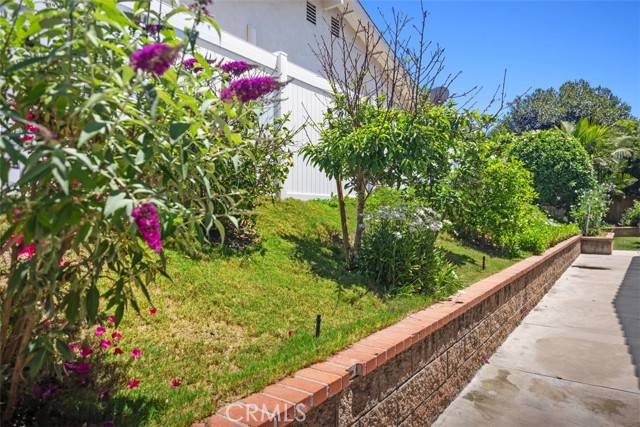 26536 Morena Drive, Mission Viejo CA: https://media.crmls.org/medias/04f9acdd-6f2a-4e7f-a446-4289be42488d.jpg