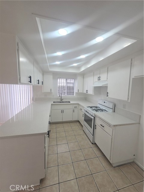 16741 Blanton Lane, Huntington Beach CA: https://media.crmls.org/medias/04fa052f-b159-4c84-b17f-00e1231e5bda.jpg