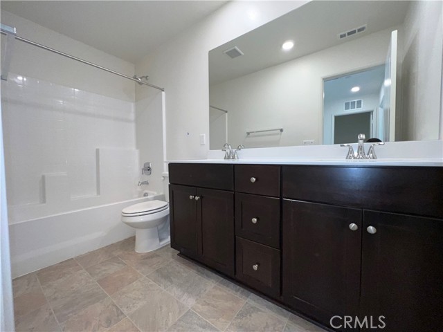 Detail Gallery Image 9 of 13 For 12919 Claremore St, Victorville,  CA 92392 - 3 Beds | 2/1 Baths