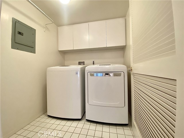 Detail Gallery Image 35 of 36 For 845 S Plymouth Bld Ph3,  Los Angeles,  CA 90005 - 3 Beds | 2/1 Baths
