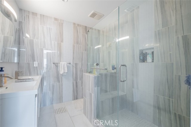6436 Day Street, Tujunga CA: https://media.crmls.org/medias/04faea21-5121-4432-8dd8-fd09f1282f72.jpg