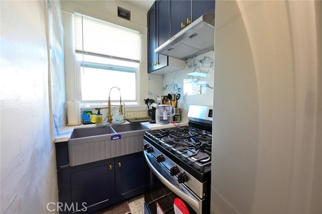 44 48 Navy Street, Venice CA: https://media.crmls.org/medias/04fb564c-7918-4954-b4c5-e00ca99dd30c.jpg