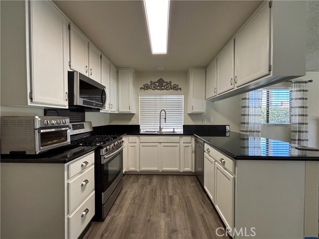 205 Ford Street, Redlands CA: https://media.crmls.org/medias/04fc7248-cc5c-4ee2-a694-52ff5b378b41.jpg
