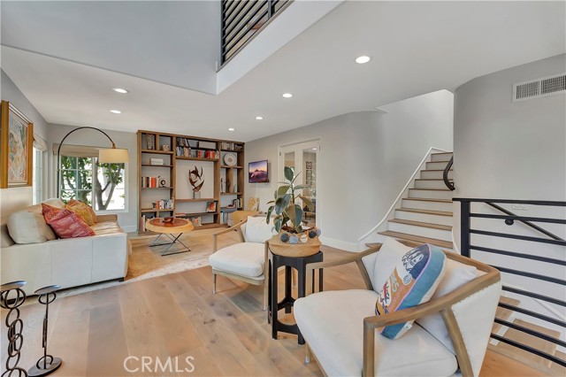 19325 Peachtree Lane, Huntington Beach CA: https://media.crmls.org/medias/04fc8abf-739b-45e0-891b-5240311b035b.jpg