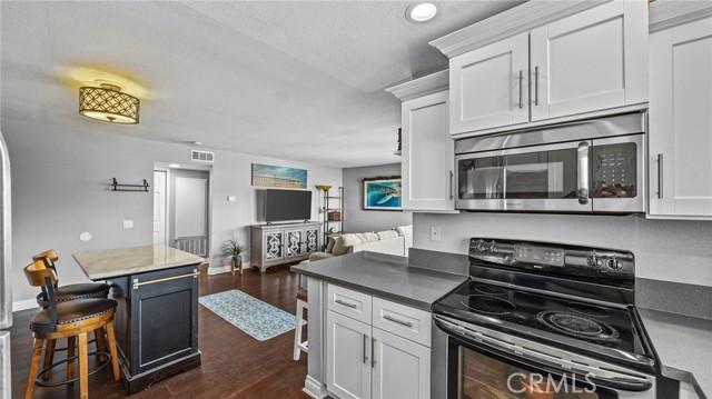 Detail Gallery Image 11 of 36 For 2500 San Gabriel Way #208,  Corona,  CA 92882 - 1 Beds | 1 Baths