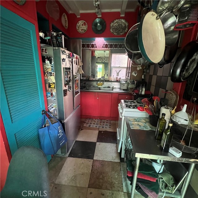 Detail Gallery Image 11 of 13 For 2949 S Harcourt, Los Angeles,  CA 90016 - – Beds | – Baths