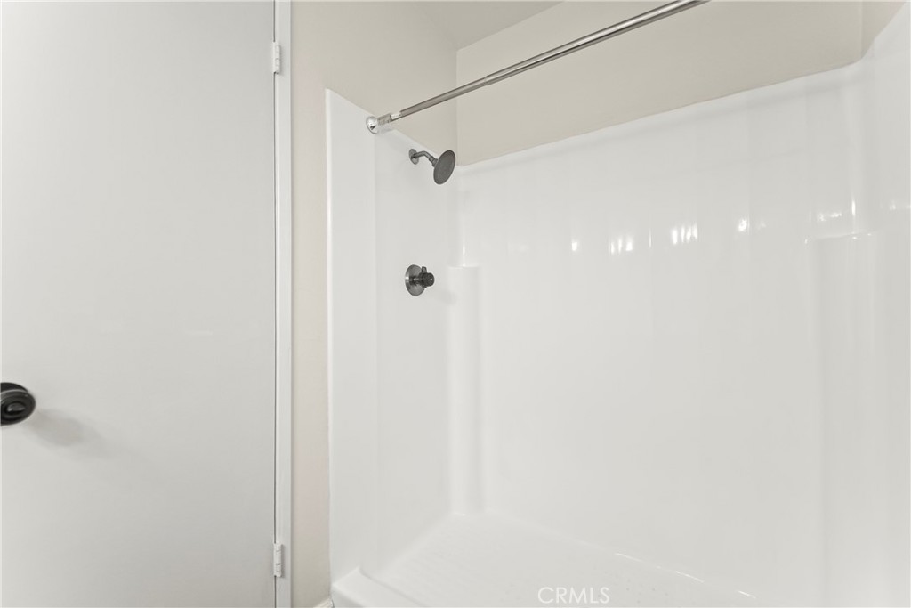 https://media.crmls.org/medias/04fe2a16-d6e8-4af3-ad49-e8e74db6dfb3.jpg?preset=X-Large