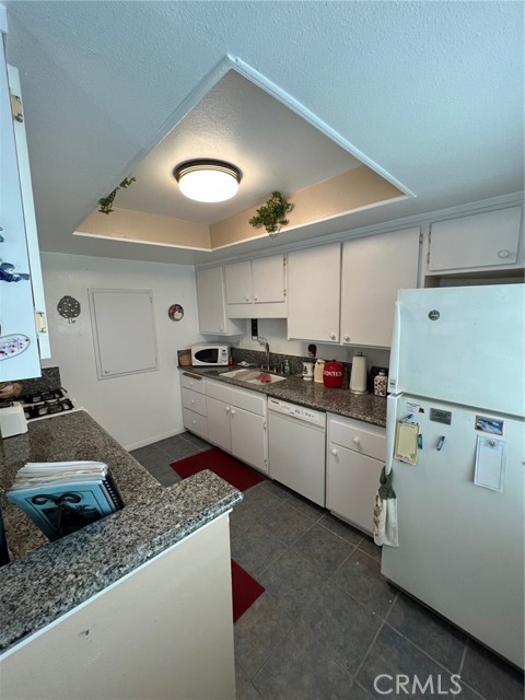 2510 Voorhees Avenue, Redondo Beach, California 90278, 2 Bedrooms Bedrooms, ,2 BathroomsBathrooms,Residential,Sold,Voorhees,CV22051980