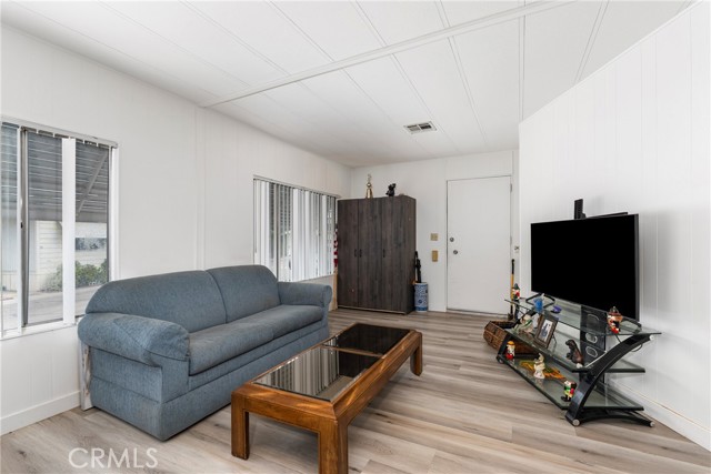 24414 University Avenue, Loma Linda CA: https://media.crmls.org/medias/05001744-52fa-4f7c-a425-519013687a4a.jpg