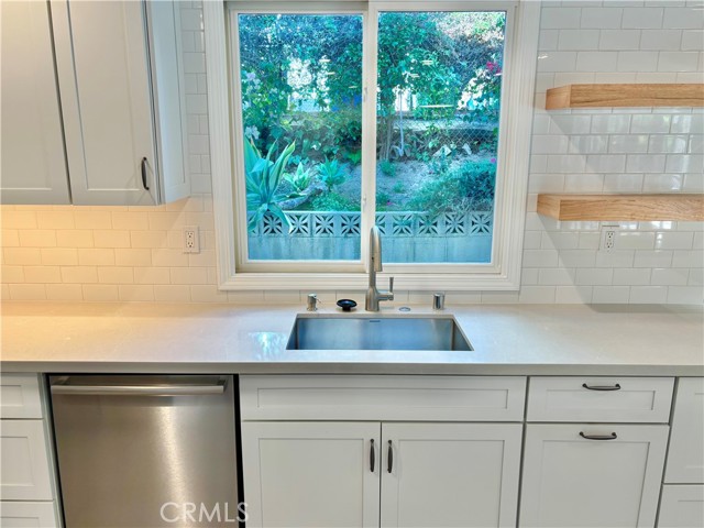 Detail Gallery Image 14 of 48 For 7063 Middlesbury Ridge Cir, West Hills,  CA 91307 - 3 Beds | 2/1 Baths