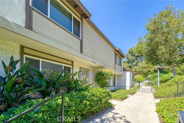 2256 Shady Hills Drive, Diamond Bar CA: https://media.crmls.org/medias/050160ed-5233-43b0-b9ce-efffe0d19bbe.jpg