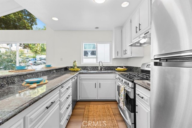 520 Avenue B, Redondo Beach, California 90277, 2 Bedrooms Bedrooms, ,1 BathroomBathrooms,Residential,Sold,Avenue B,SB22089782