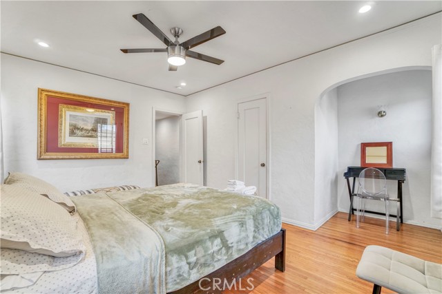102 Bonito Avenue, Long Beach CA: https://media.crmls.org/medias/05022b2a-411a-42b4-bec8-48455c9802f6.jpg