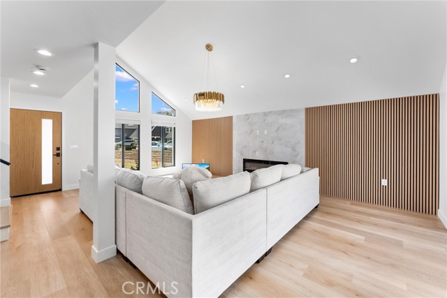 1290 N Tippetts Lane, Anaheim CA: https://media.crmls.org/medias/0502f628-0710-4c7f-bf82-520de1ef5487.jpg