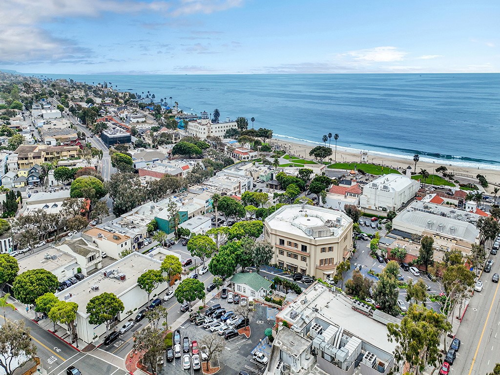https://media.crmls.org/medias/05032146-502c-4d09-b606-991678a4fc3c.jpg?preset=X-Large