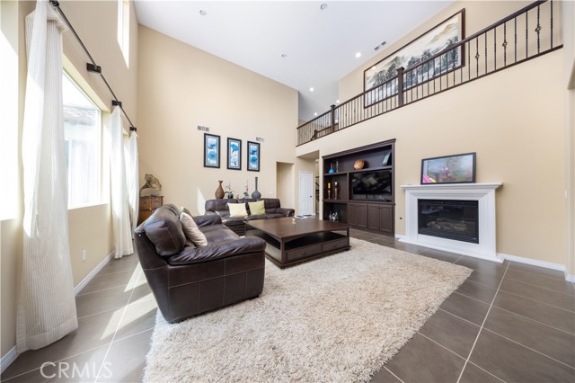 14939 Meadow Way, Eastvale CA: https://media.crmls.org/medias/0503327a-1c43-424c-bb0c-208f923963dd.jpg
