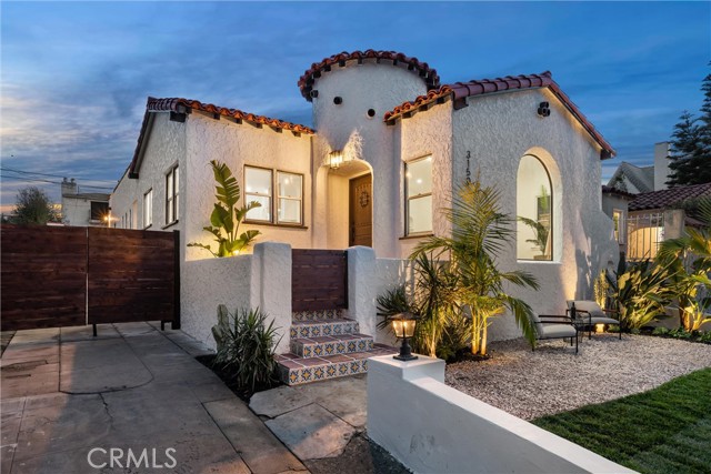 Detail Gallery Image 1 of 1 For 3150 W 74th Street, Los Angeles,  CA 90043 - 4 Beds | 3/1 Baths