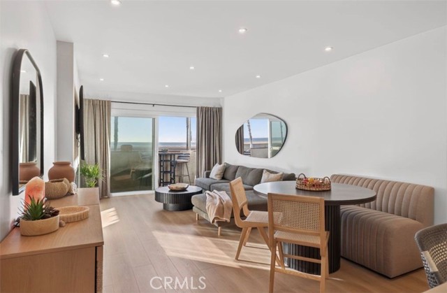 Detail Gallery Image 8 of 26 For 218 E Surfside, Port Hueneme,  CA 93041 - 3 Beds | 2 Baths