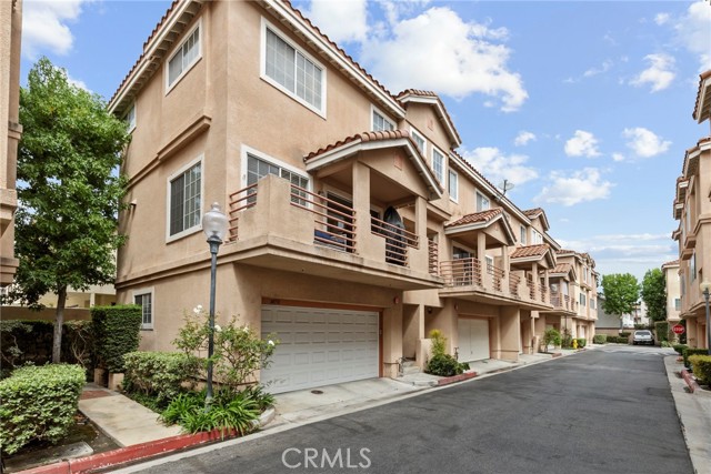 Detail Gallery Image 1 of 26 For 14050 Lemoli Way, Hawthorne,  CA 90250 - 2 Beds | 2/1 Baths