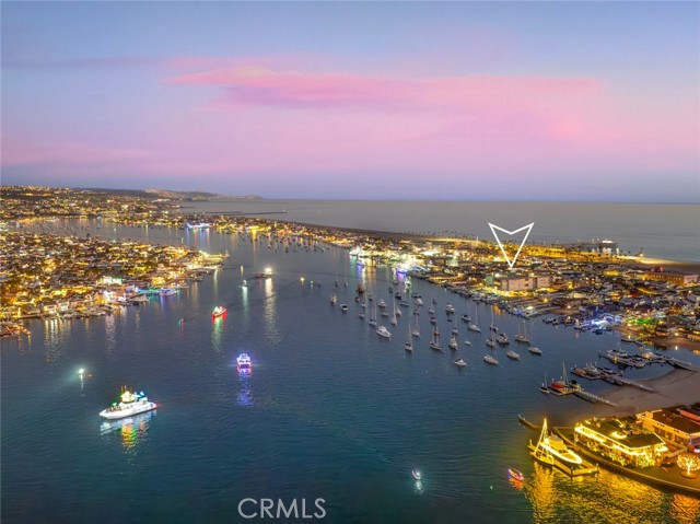 417 E Bay, Newport Beach CA: https://media.crmls.org/medias/050497c7-5a0c-46a7-b13f-c892c75a1d46.jpg