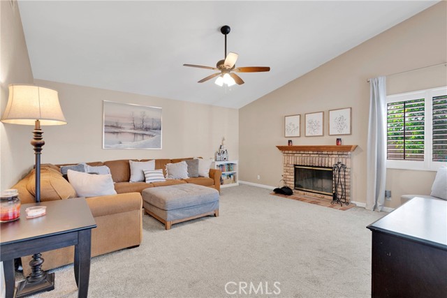 13950 High Falls Trail, Apple Valley CA: https://media.crmls.org/medias/0504982c-4b84-49d0-9439-33bf5a5cc5fb.jpg